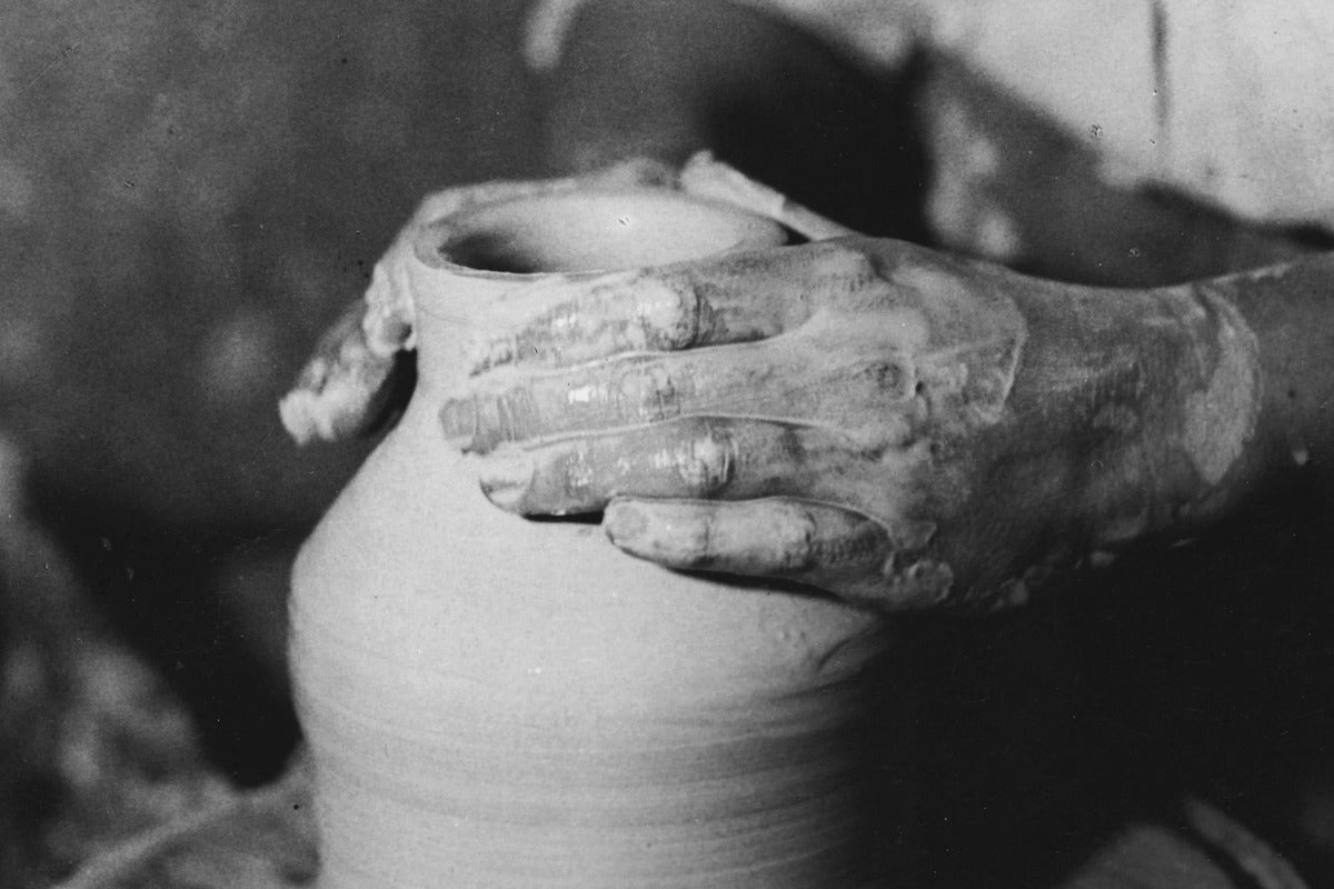 toepfernde Haende Schwarzweiss Fotografie Nahaufnahme